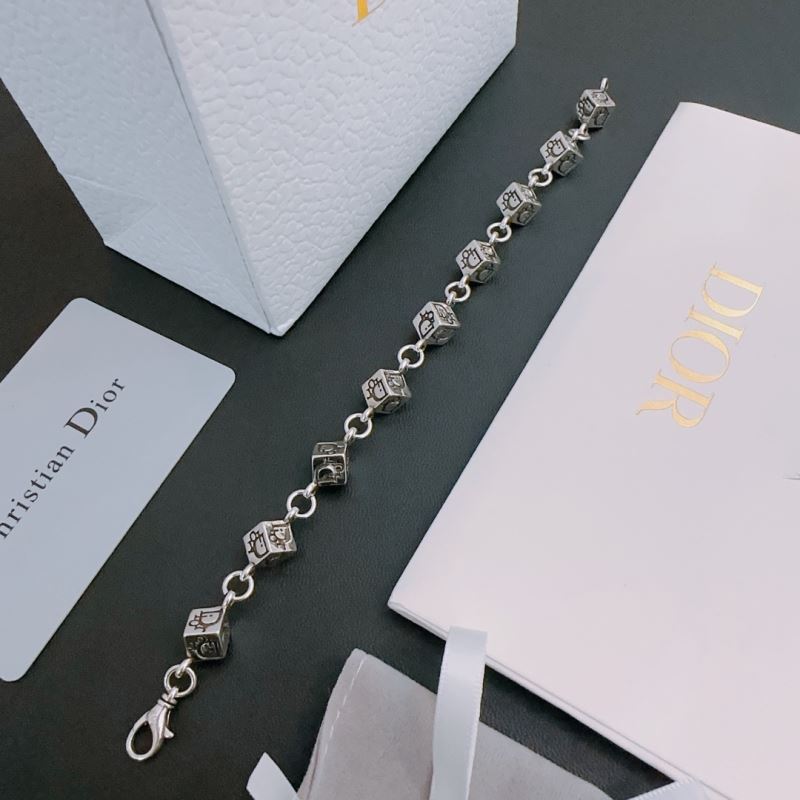 chr1st1an D10r bracelets